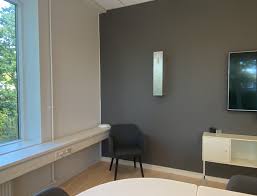 Mounted UV air purifier
